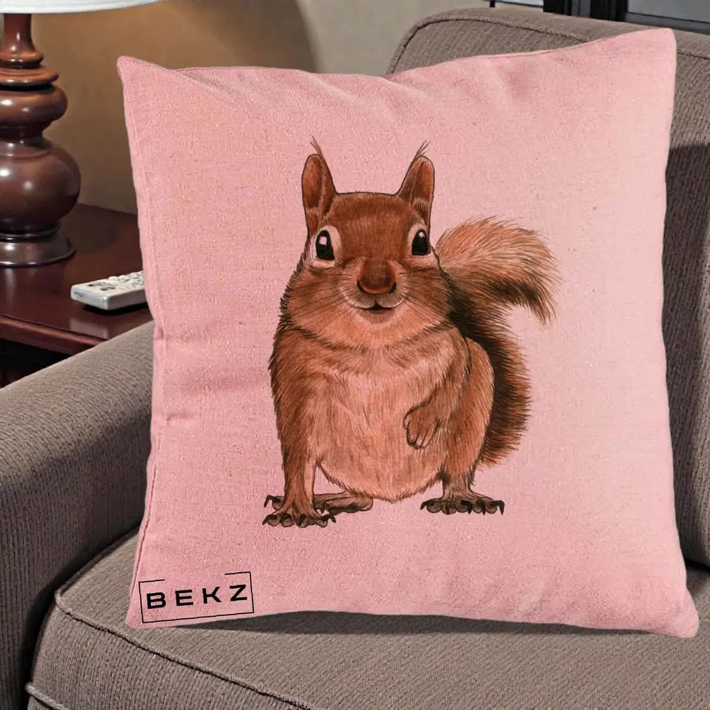 Perna Decorativa Veverita Acuarela, 40x40 cm, Roz, Husa Detasabila, Perna Inclusa, BEKZ®