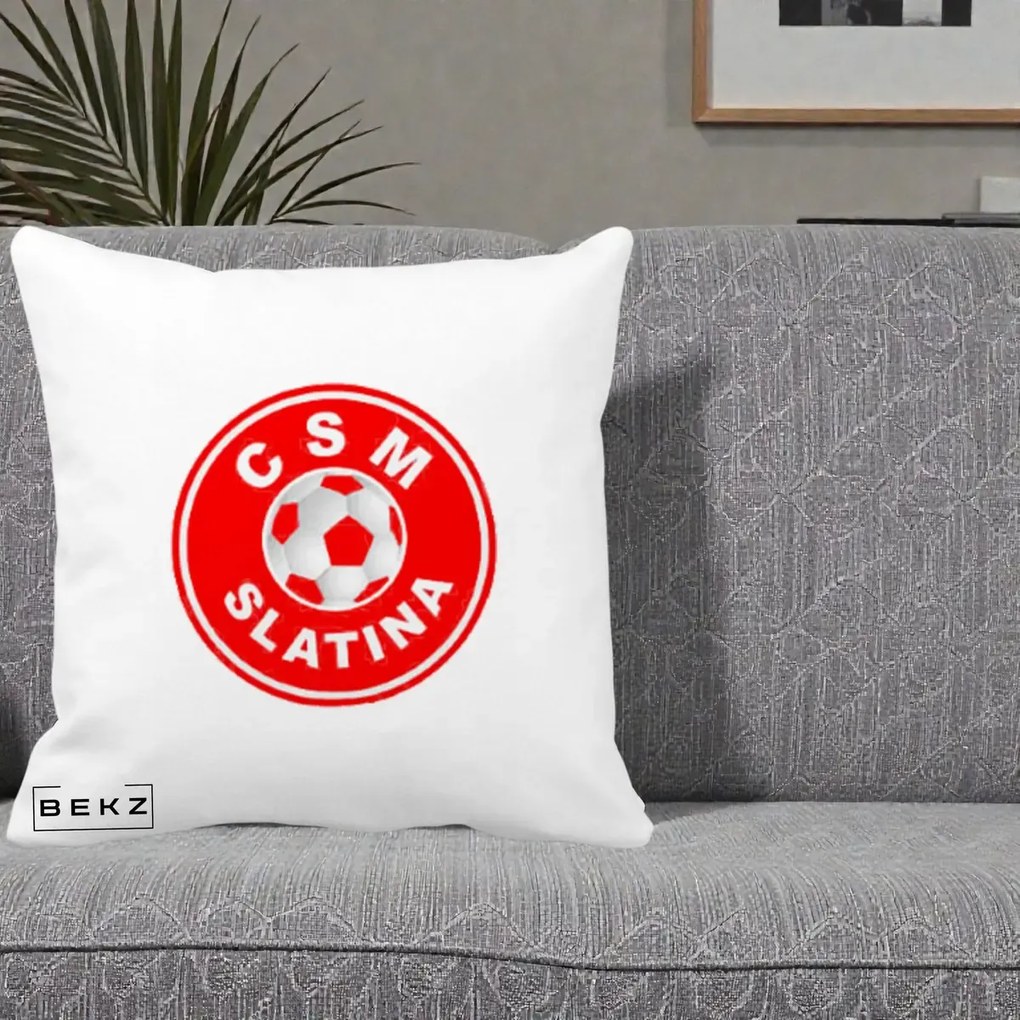 Perna Personalizata CSM Slatina Fotbal, 40x40 cm, Alba Mata, Husa Detasabila, Perna Inclusa, BEKZ®