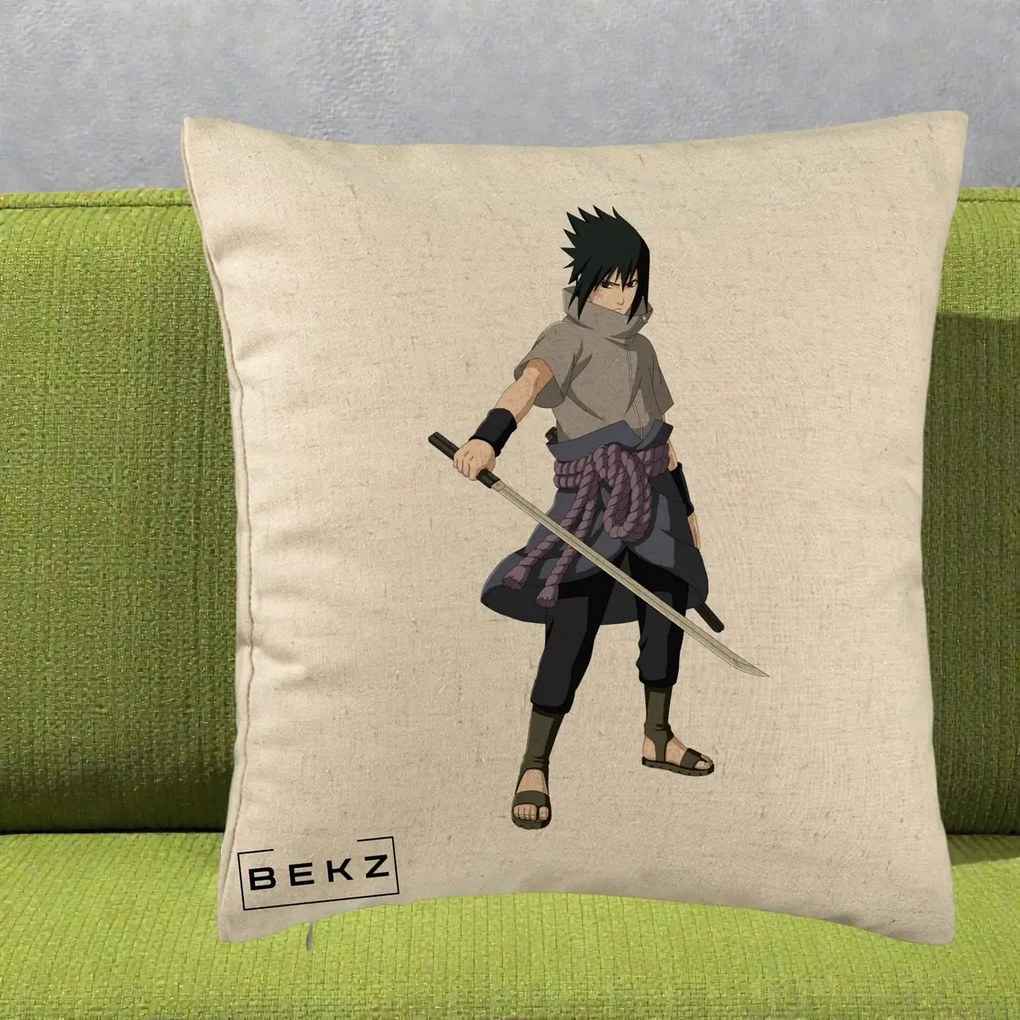Perna Personalizata Naruto Sasuke Uchiha cu Sabia, 40x40 cm, Bej, Husa Detasabila, Perna Inclusa, BEKZ®