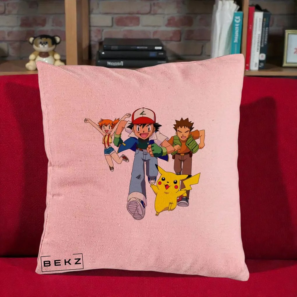Perna Personalizata Pokemon Ash Misty Brock si Pikachu, 40x40 cm, Roz, Husa Detasabila, Perna Inclusa, BEKZ®