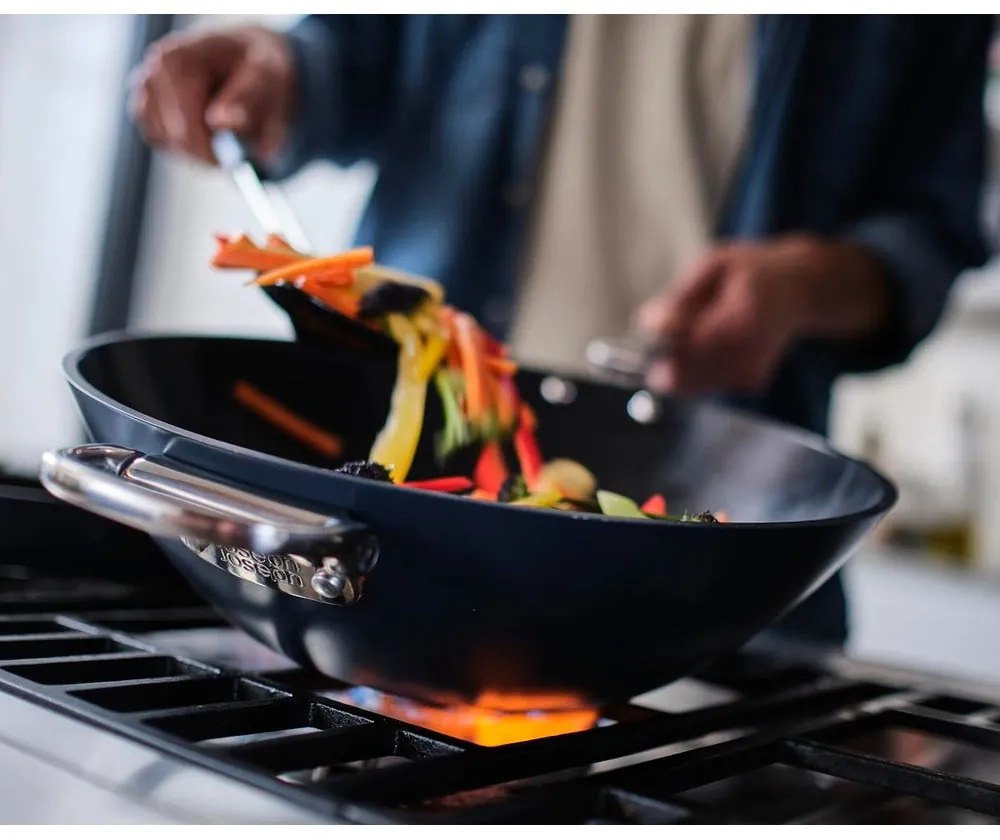 Tigaie tip wok cu suprafață ceramică ø 32 cm Space – Joseph Joseph