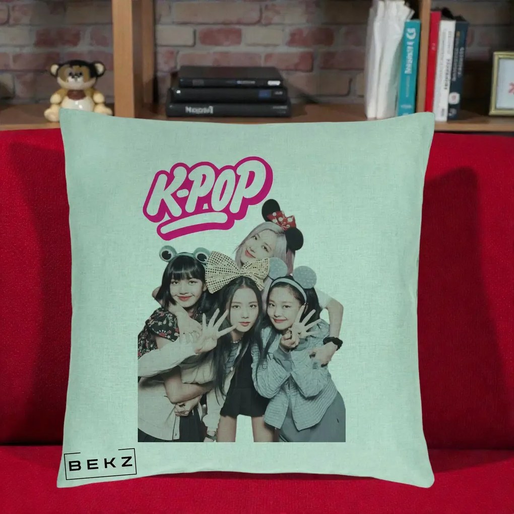 Perna Personalizata BLACKPINK K-Pop Grup Pozitii Amuzante, 40x40 cm, Verde Menta, Husa Detasabila, Perna Inclusa, BEKZ®