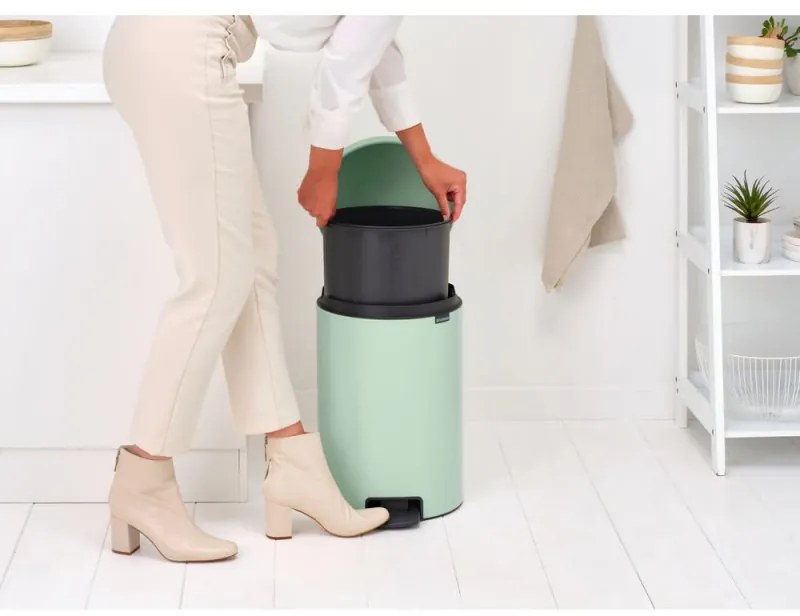Cos de gunoi cu pedala Brabantia NewIcon 1008847, 20 L, Inchidere lina, Baza antiderapanta, Verde deschis