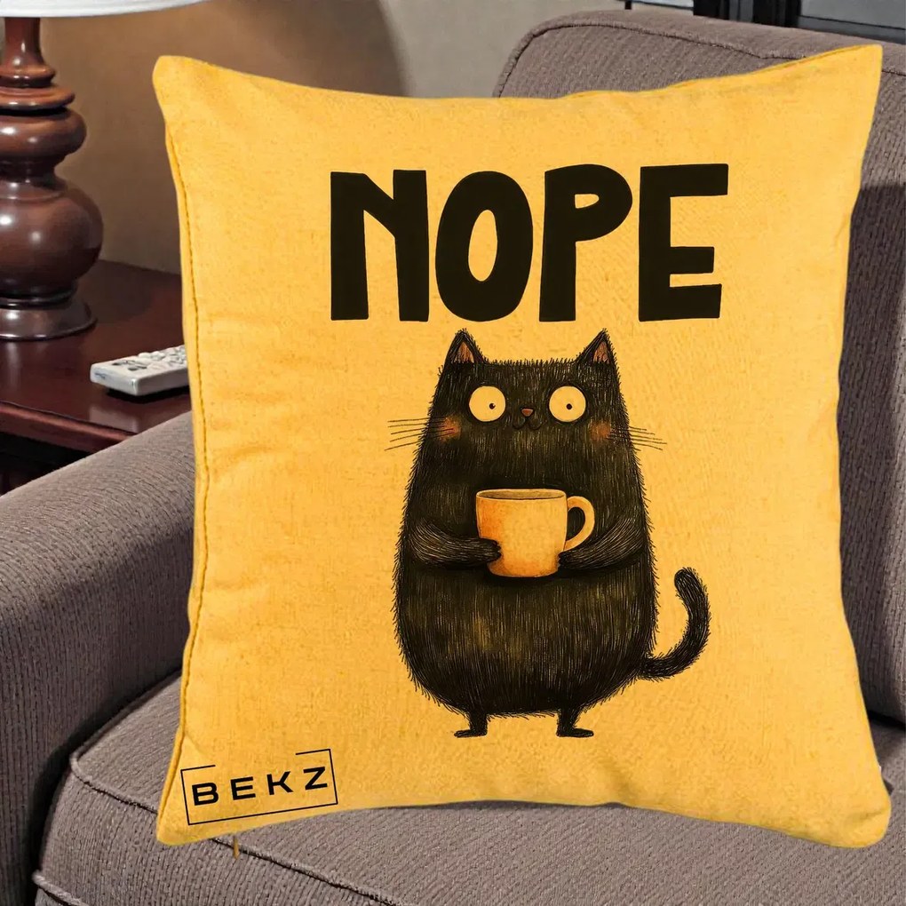 Perna Decorativa NOPE Pisica Neagra Cafea, 40x40 cm, Galben, Husa Detasabila, Perna Inclusa, BEKZ®