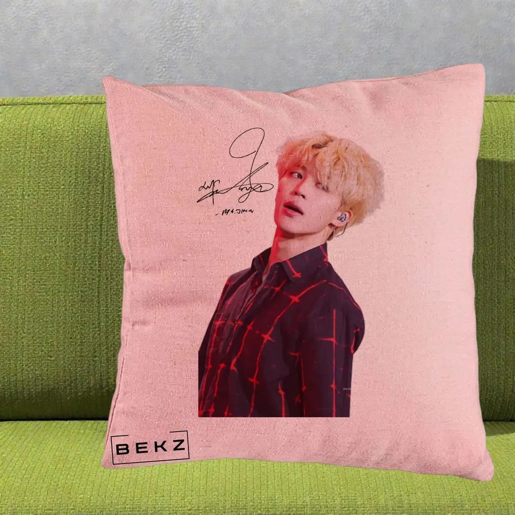 Perna Personalizata K-pop BTS Jimin Portret Artistic par Blond Autograf, 40x40 cm, Roz, Husa Detasabila, Perna Inclusa, BEKZ®