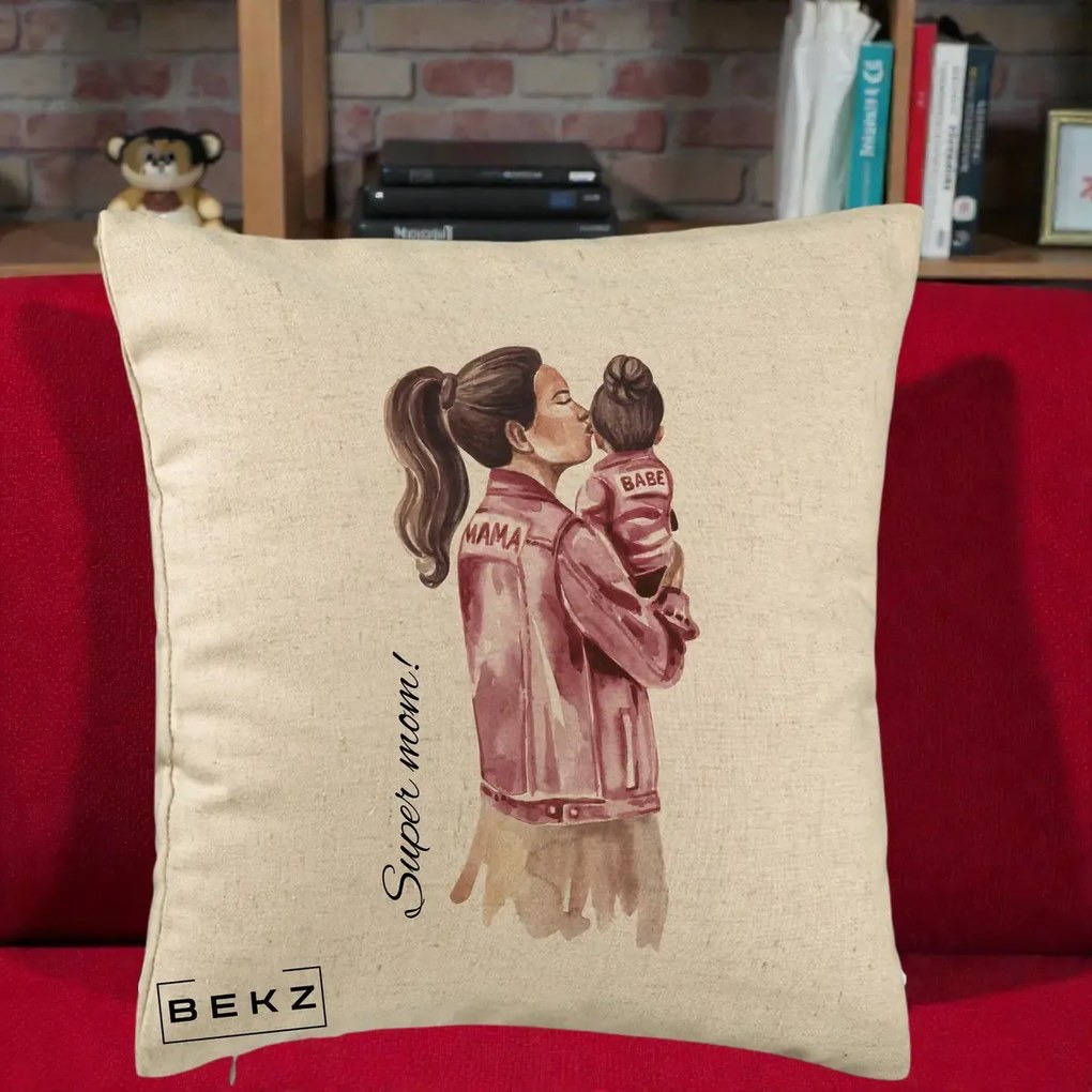 Cadou pentru Mama - Perna Personalizata Super Mom Jachete Roz, 40x40 cm, Bej, Husa Detasabila, Perna Inclusa, BEKZ®