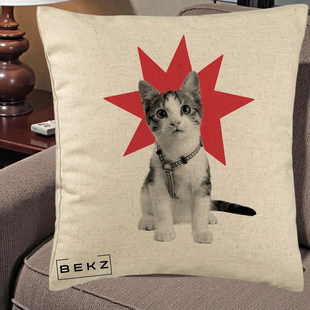 Perna Decorativa Pisica Star Pop Art, 40x40 cm, Bej, Husa Detasabila, Perna Inclusa, BEKZ®