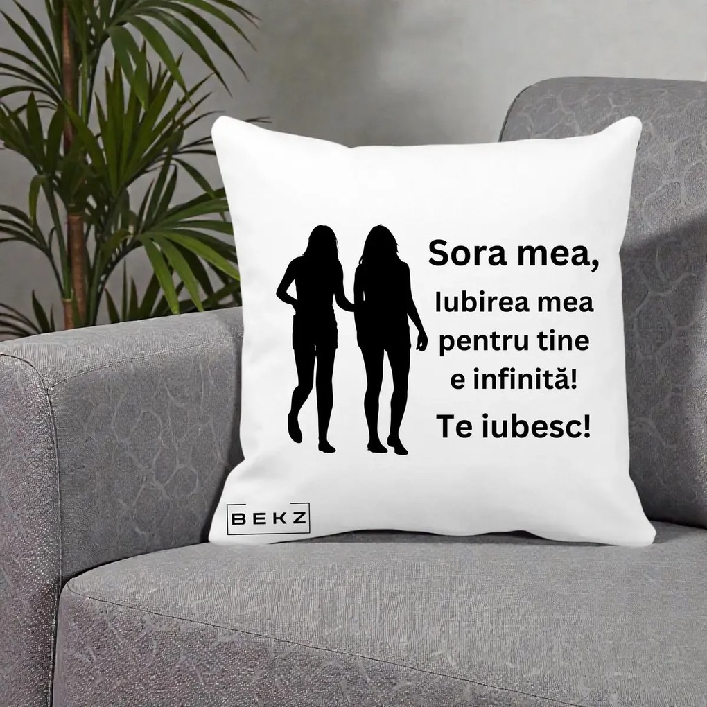 Cadou pentru Sora - Perna Personalizata Sora Mea Te Iubesc Siluete Negre Tinand Maini, 40x40 cm, Alba Mata, Husa Detasabila, Perna Inclusa, BEKZ®