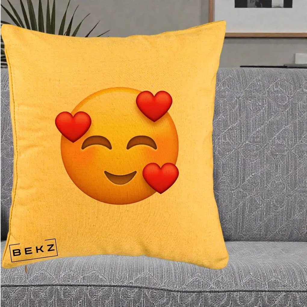 Perna Decorativa Emoji cu 3 Inimi, 40x40 cm, Galben, Husa Detasabila, Perna Inclusa, BEKZ®