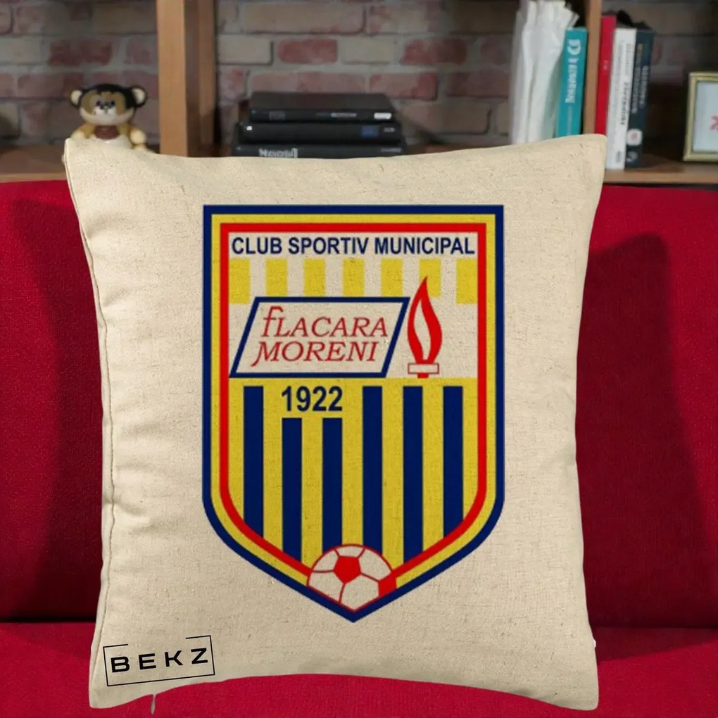 Perna Personalizata CSM Flacara Moreni 1922 Fotbal, 40x40 cm, Bej, Husa Detasabila, Perna Inclusa, BEKZ®
