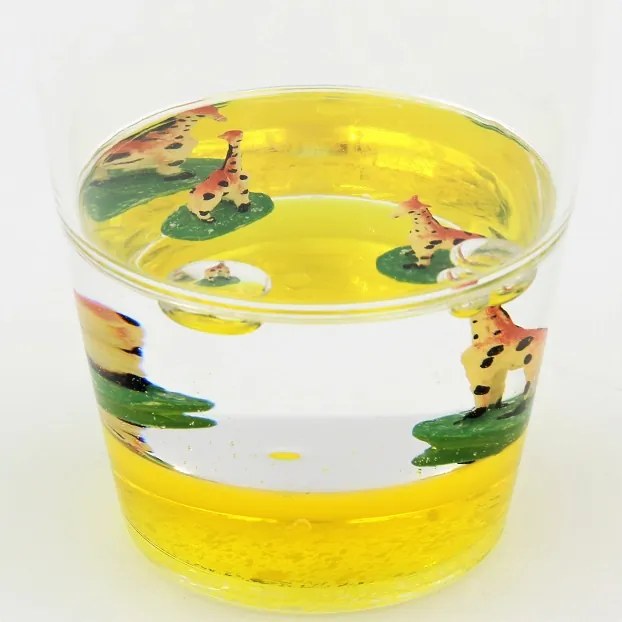 Pahar cu figurine plutitoare, galben, model cu girafe, 250ml
