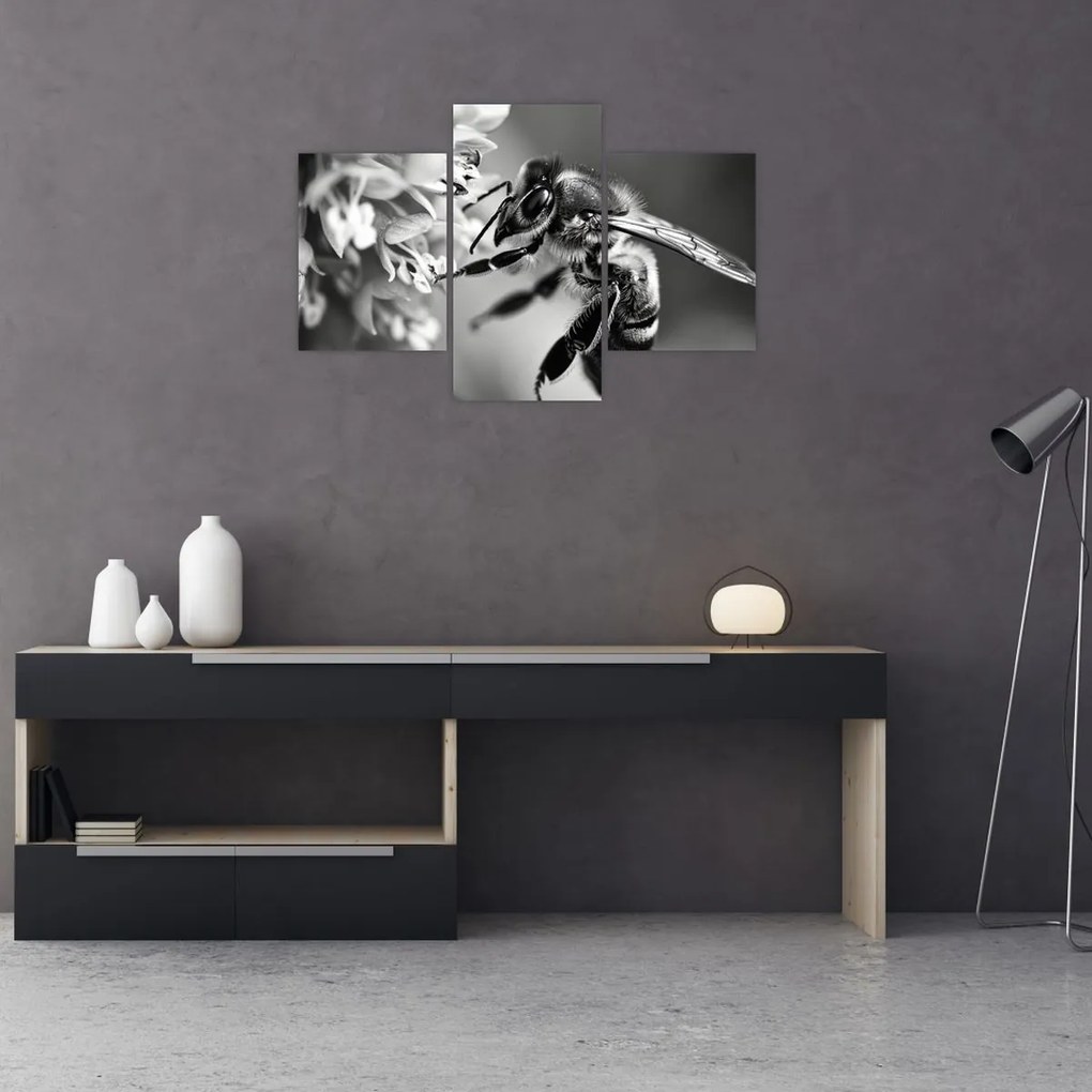 Tablou - Detaliu de albină (90x60 cm)