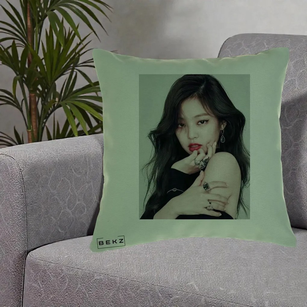 Perna Personalizata K-pop BLACKPINK Jennie Editorial Negru cu Inele, 40x40 cm, Verde, Husa Detasabila, Perna Inclusa, BEKZ®