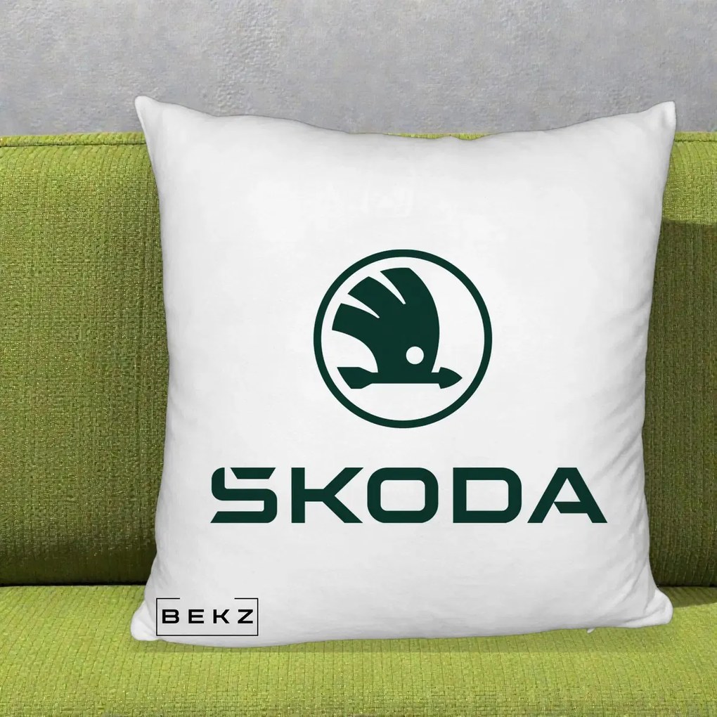 Perna Personalizata cu emblema Skoda, 40x40 cm, Alb Pufos, Husa Detasabila, Perna Inclusa, BEKZ®