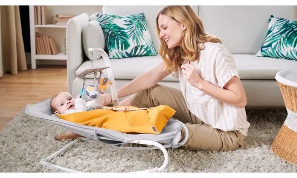 Leagăn cu vibrații pentru bebeluși cu sunete KINDERKRAFT FELIO 2 galben