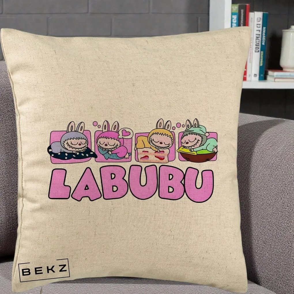 Perna Personalizata Labubu Sleeping Quad, 40x40 cm, Bej, Husa Detasabila, Perna Inclusa, BEKZ®
