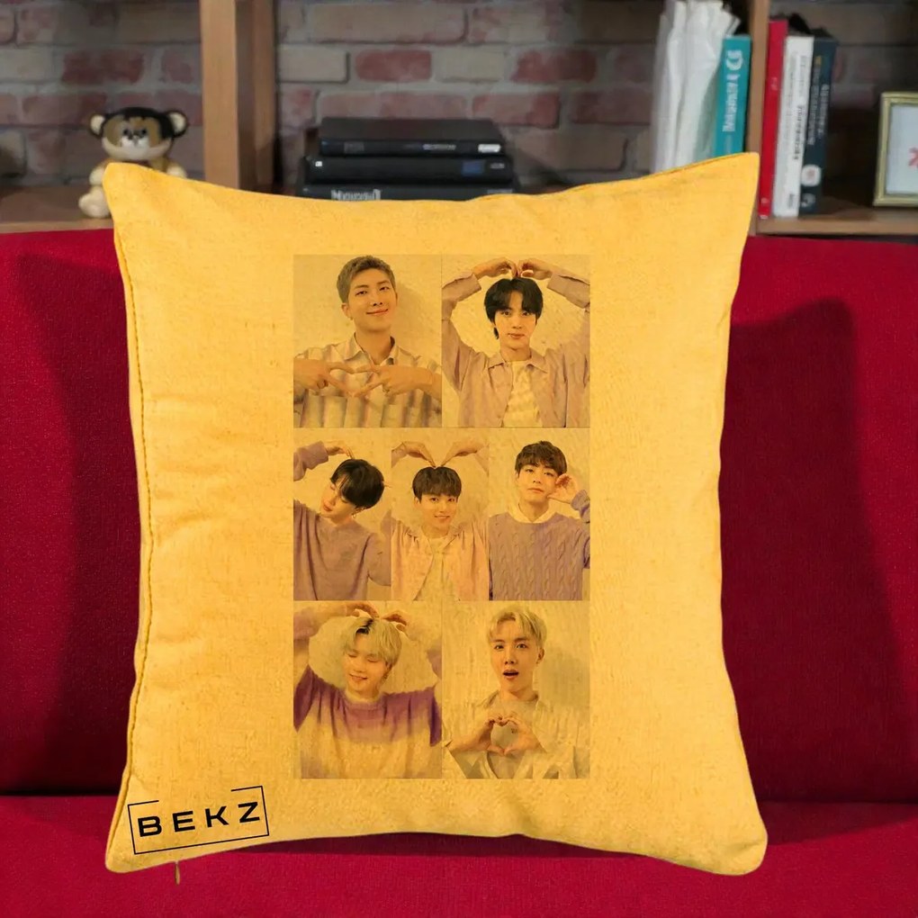 Perna Personalizata K-pop BTS Colaj 7 Portrete cu Inimi Lila, 40x40 cm, Galben, Husa Detasabila, Perna Inclusa, BEKZ®