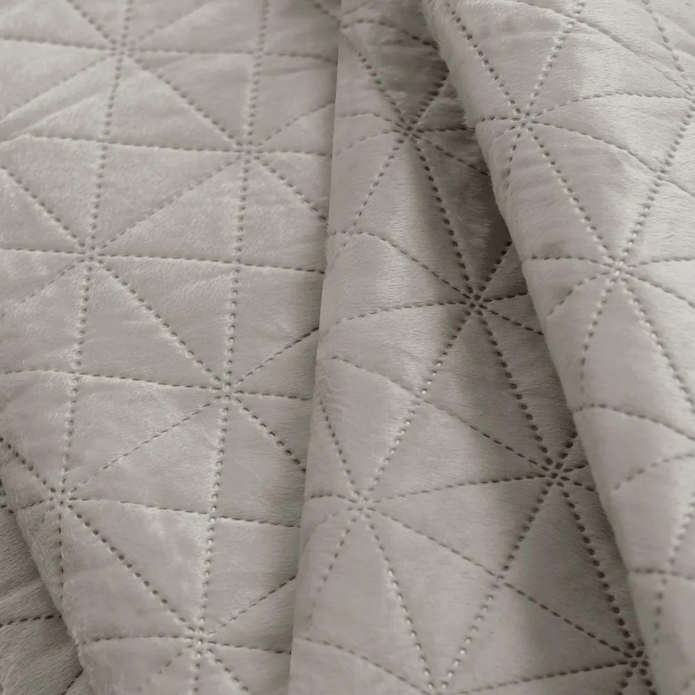 Cuvertură grej matlasată din catifea 170x210 cm Laila – Restilo