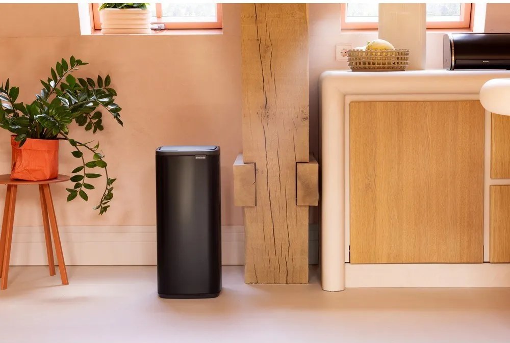 Coș de gunoi negru mat cu senzori de atingere din oțel 30 l Bo Touch – Brabantia