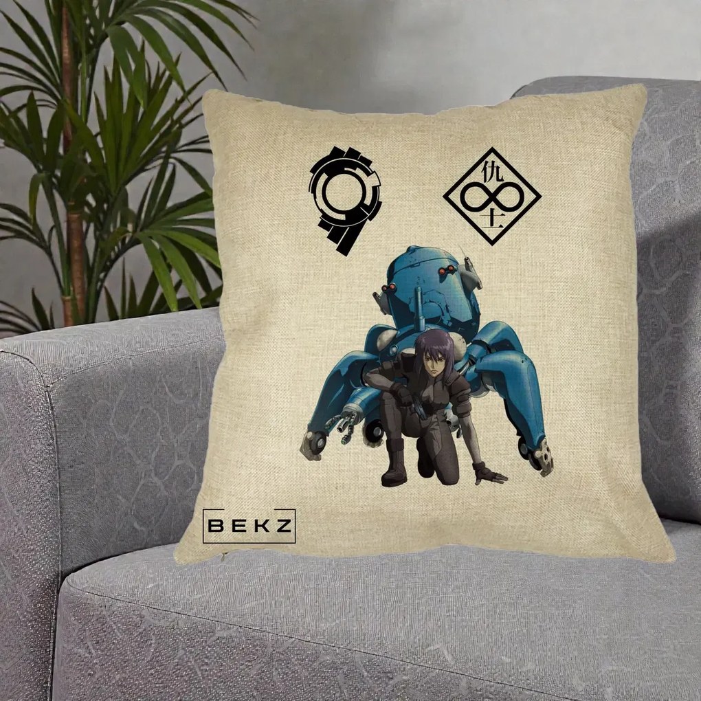 Perna Personalizata Ghost in the Shell Motoko si Tachikoma, 40x40 cm, Crem, Husa Detasabila, Perna Inclusa, BEKZ®