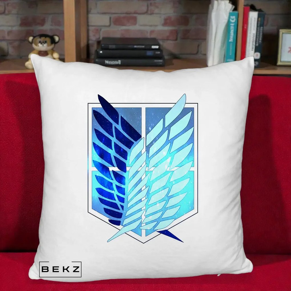 Perna Personalizata Attack on Titan Wings of Freedom, 40x40 cm, Alb Pufos, Husa Detasabila, Perna Inclusa, BEKZ®