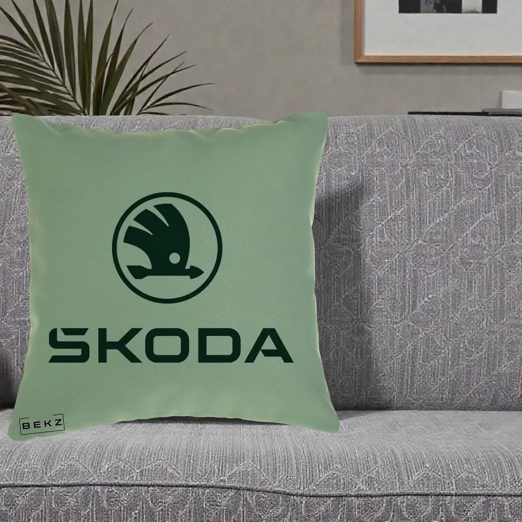 Perna Personalizata cu emblema Skoda, 40x40 cm, Verde, Husa Detasabila, Perna Inclusa, BEKZ®