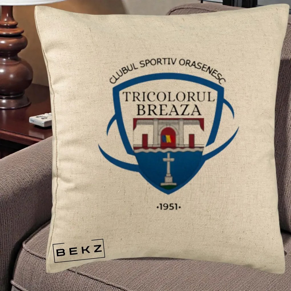 Perna Personalizata CSO Tricolorul Breaza 1951, 40x40 cm, Bej, Husa Detasabila, Perna Inclusa, BEKZ®