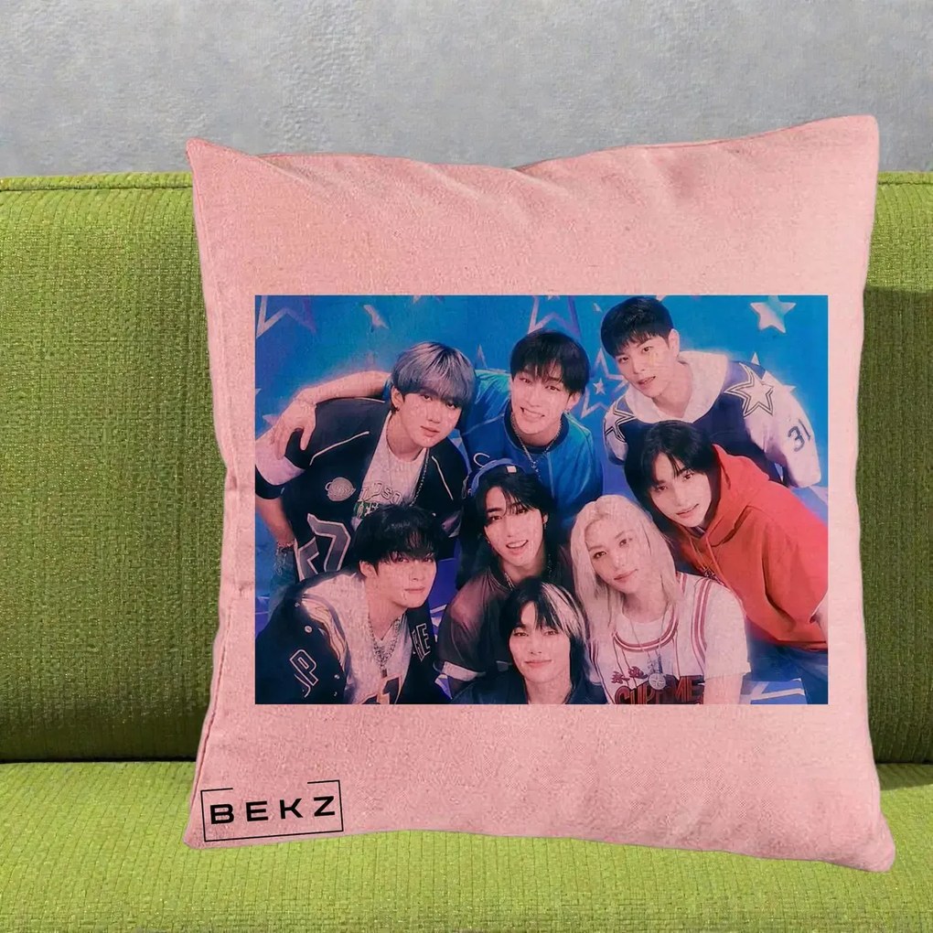 Perna Personalizata K-Pop Grup Foto Stele, 40x40 cm, Roz, Husa Detasabila, Perna Inclusa, BEKZ®