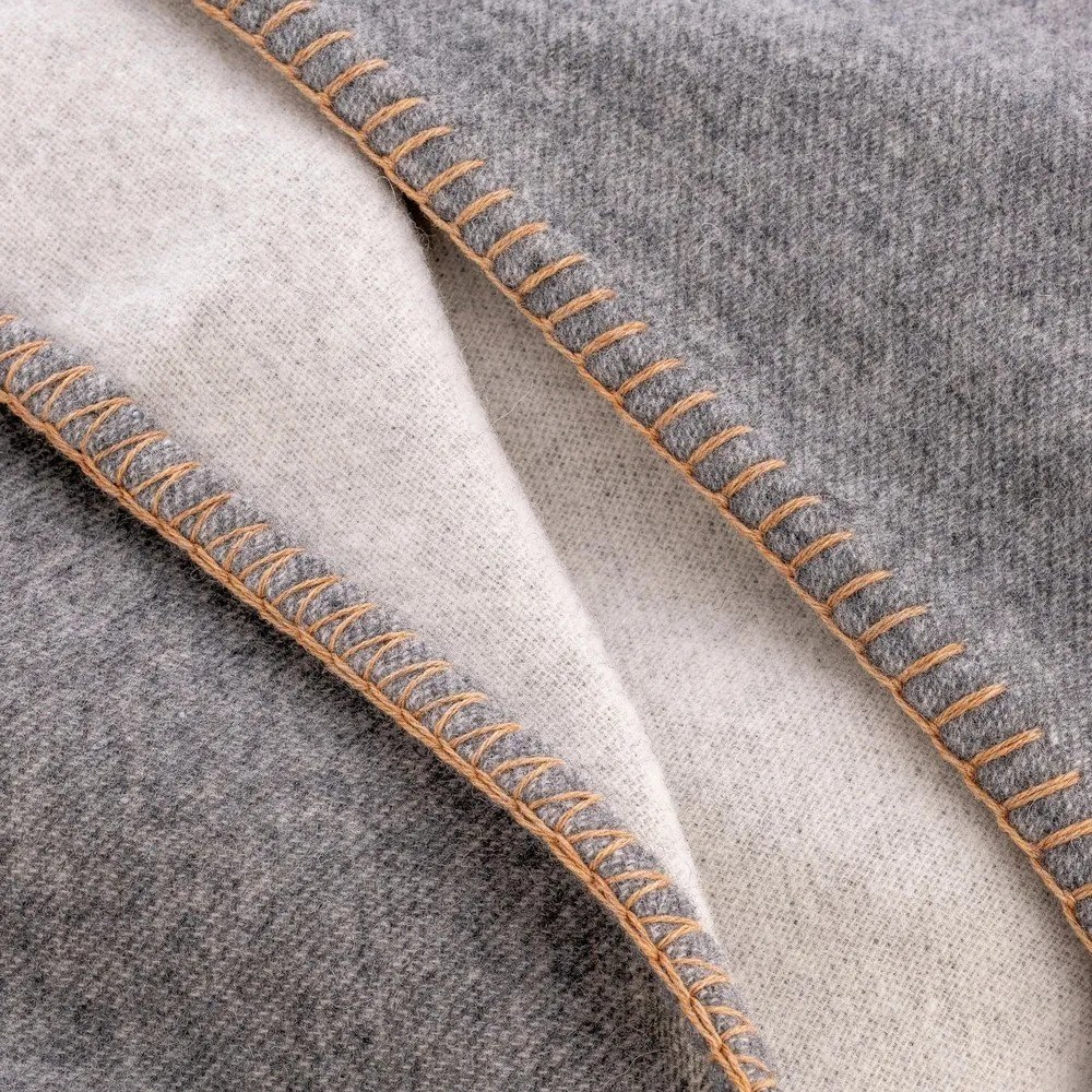 Pătură gri din amestesc de lână 145x200 cm Ahwi – Blomus