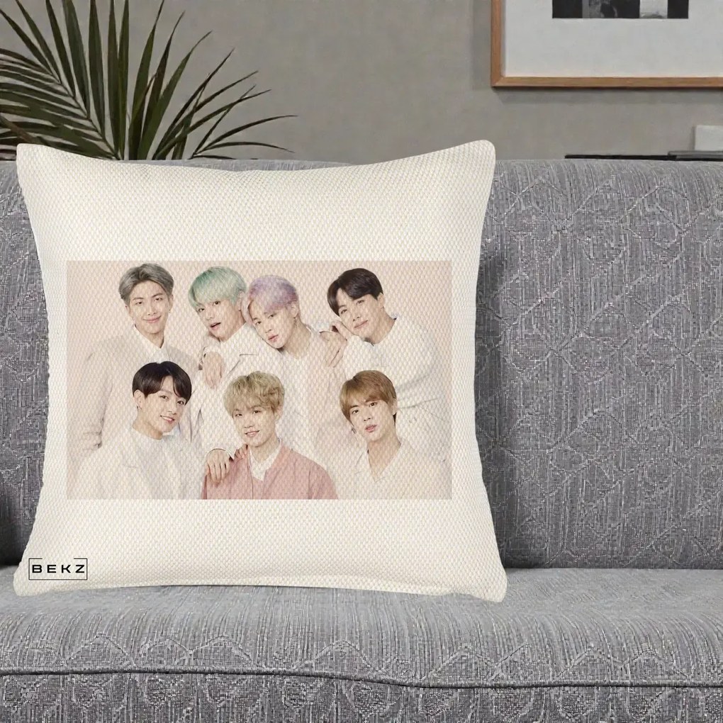 Perna Personalizata K-pop BTS Foto Grup Landscape Pastel, 40x40 cm, Crem Reliefat, Husa Detasabila, Perna Inclusa, BEKZ®