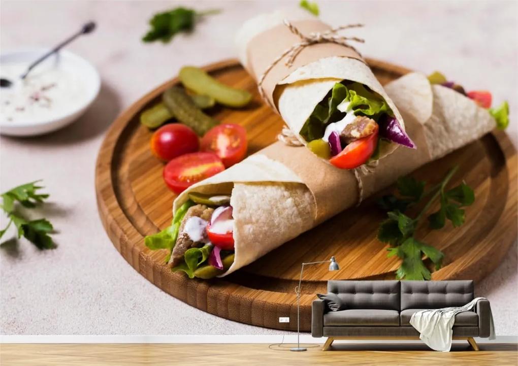 Tapet Premium Canvas - Kebab pe platou de lemn