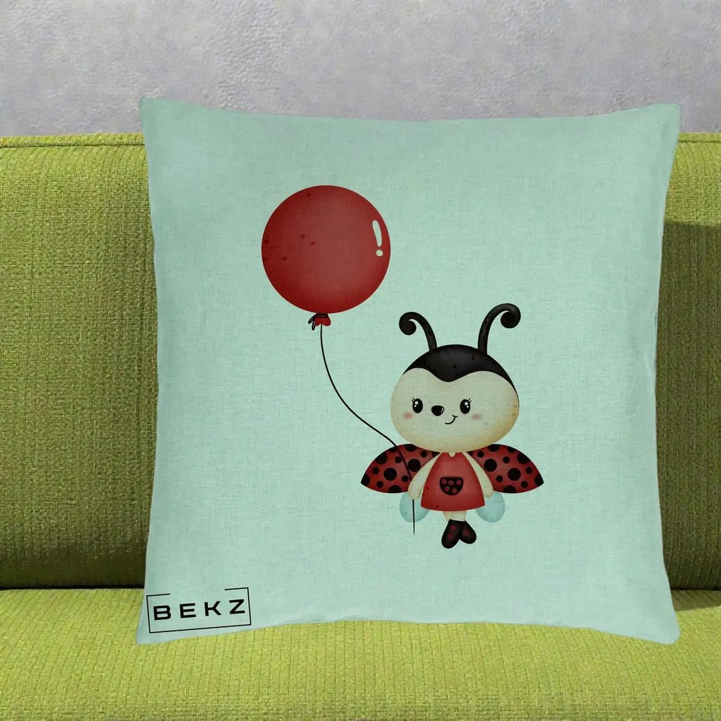 Perna Decorativa Buburuza cu Balon Rosu, 40x40 cm, Verde Menta, Husa Detasabila, Perna Inclusa, BEKZ®
