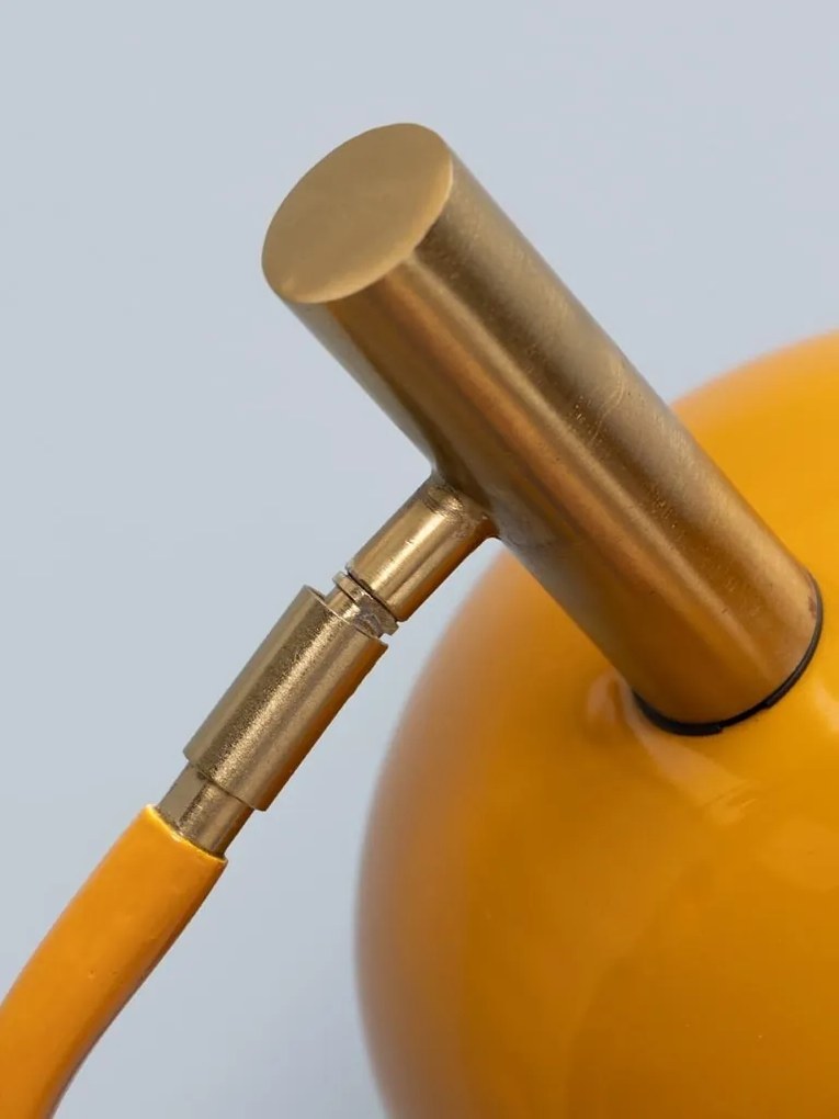 Lampadar din metal, Clockwork