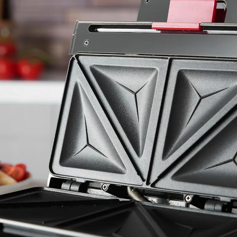 Sandwich Toaster Russell Hobbs Creations 26800-56, 750W, 4 felii, Placi neaderente, Incalzire rapida, Indicatoare, Negru/Inox