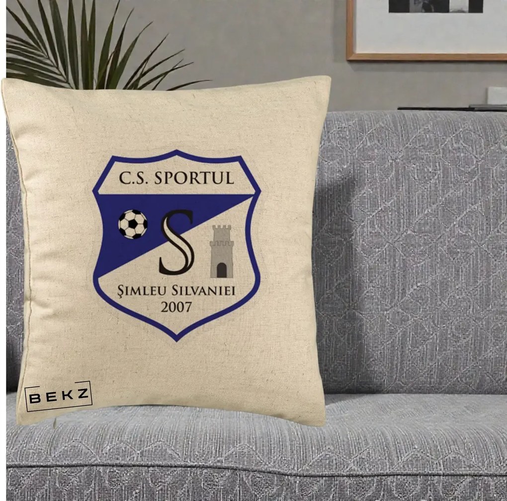Perna Personalizata CS Sportul Simleu Silvaniei 2007, 40x40 cm, Bej, Husa Detasabila, Perna Inclusa, BEKZ®