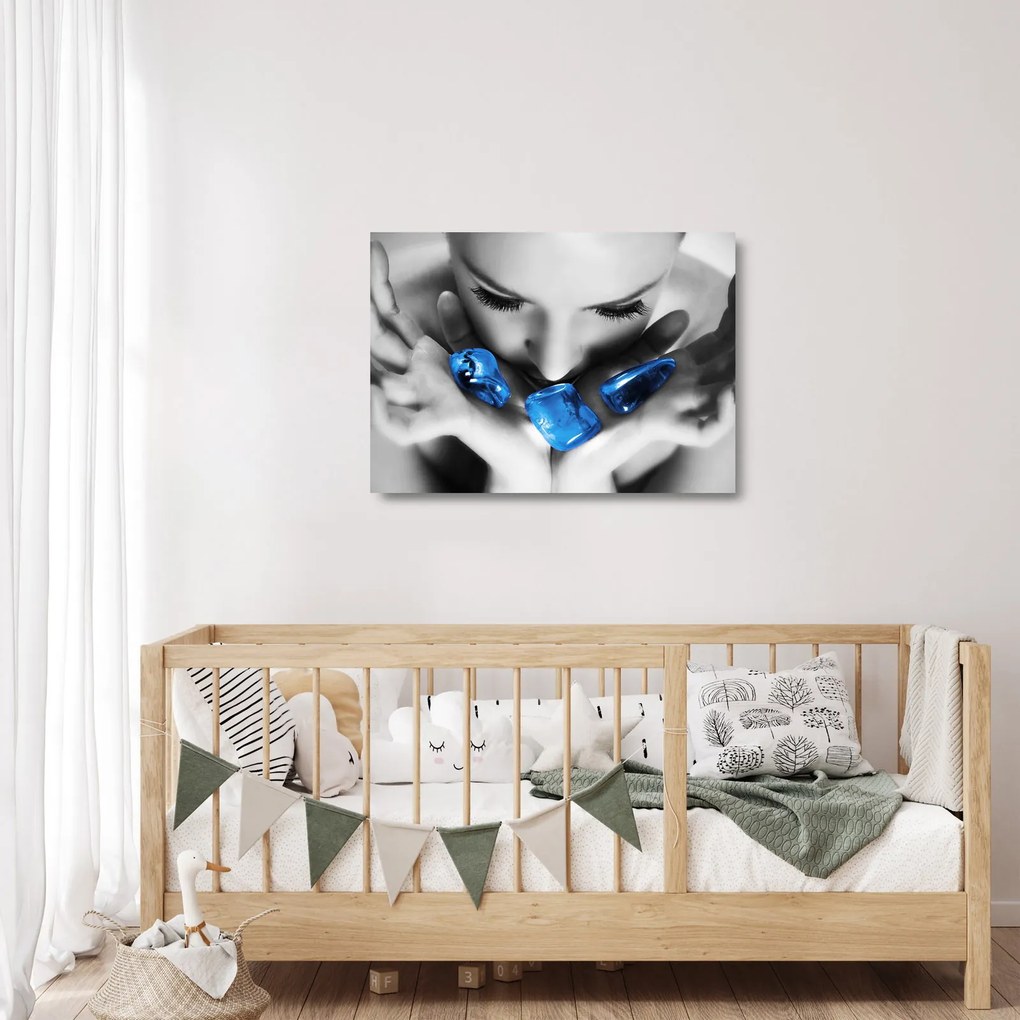 Tablou pe sticlă cu portretul femeii cu pietre (70x50 cm)