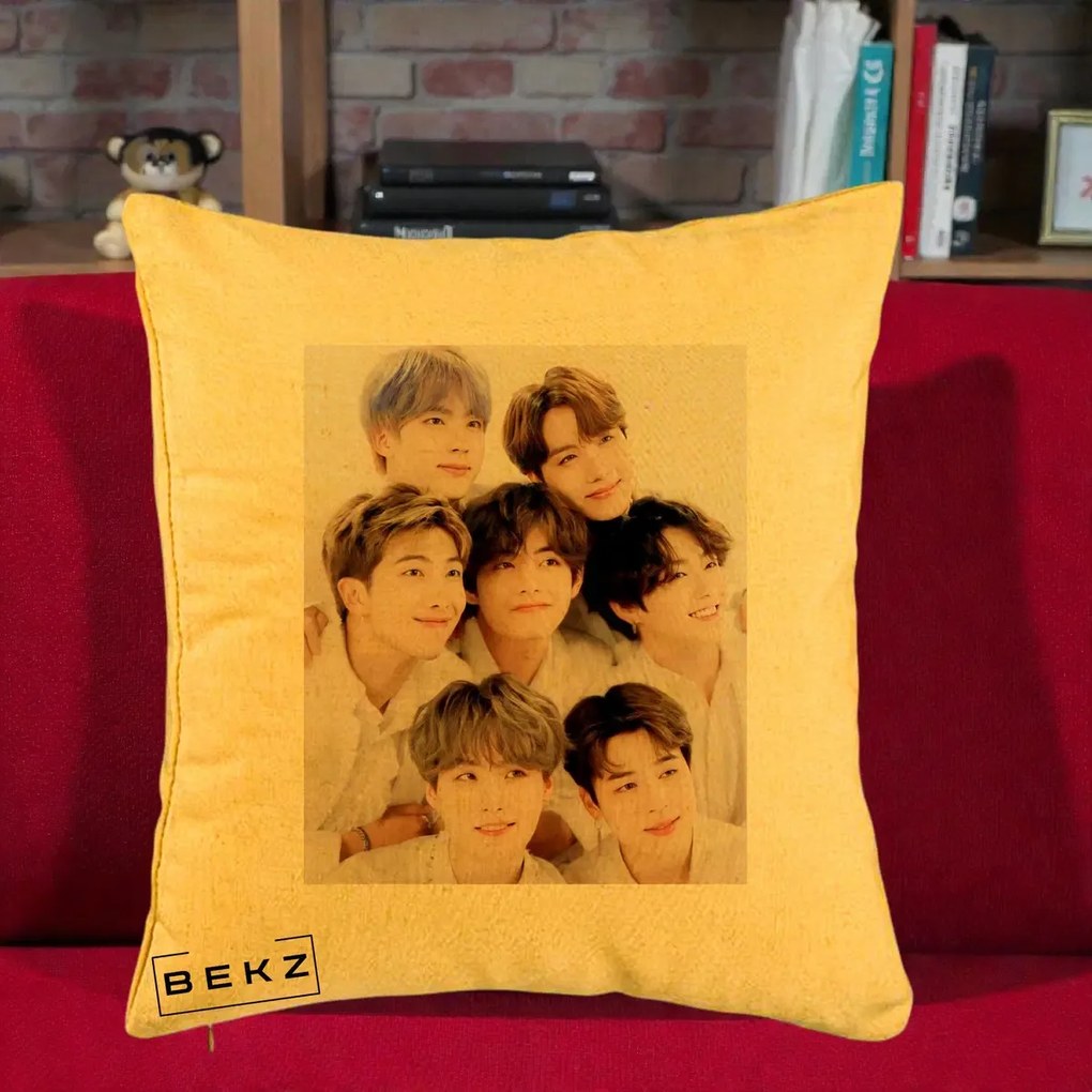 Perna Personalizata K-pop BTS Foto Grup Fete Albe, 40x40 cm, Galben, Husa Detasabila, Perna Inclusa, BEKZ®