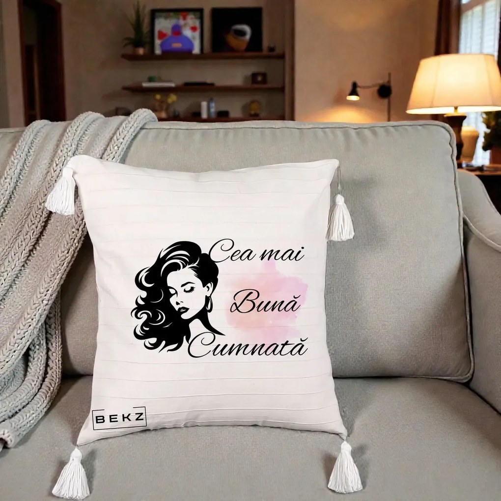Cadou pentru Cumnata - Perna Personalizata Cea mai Buna Cumnata cu Silueta Dama si Pete Roz, 40x40 cm, Bej cu Franjuri, Husa Detasabila, Perna Inclusa, BEKZ®