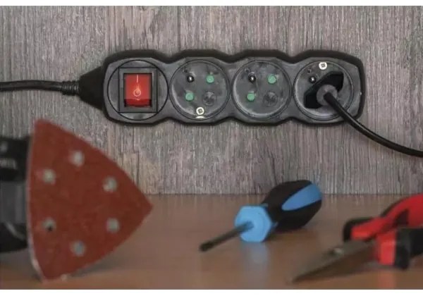 Prelungitor cu întrerupător 4Z 5m negru