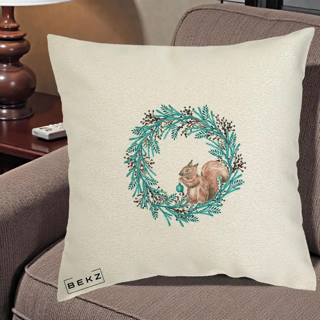 Perna Decorativa Coroana Turcoaz cu Veverita, 40x40 cm, Ecru, Husa Detasabila, Perna Inclusa, BEKZ®
