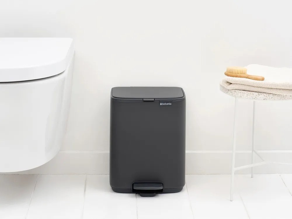 Coș de gunoi gri închis cu pedală din oțel 7 l Bo – Brabantia