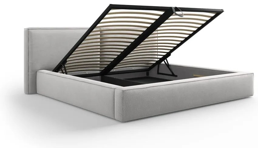 Pat matrimonial gri deschis tapițat cu spațiu de depozitare și somieră 180x200 cm Arendal – Cosmopolitan Design