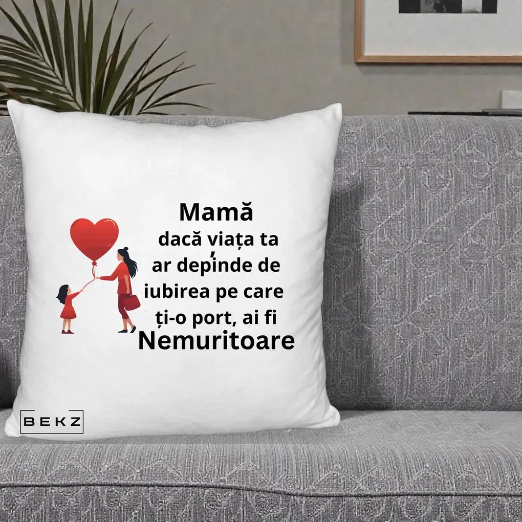 Cadou pentru Mama - Perna Personalizata Mama Nemuritoare cu Bebelus Kawaii, 40x40 cm, Alb Pufos, Husa Detasabila, Perna Inclusa, BEKZ®