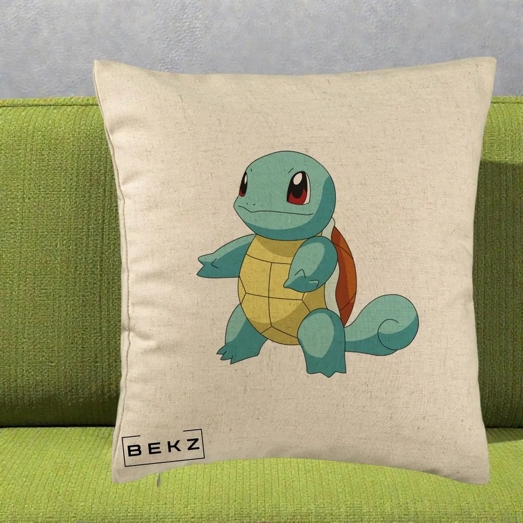 Perna Personalizata Squirtle Pokemon, 40x40 cm, Bej, Husa Detasabila, Perna Inclusa, BEKZ®