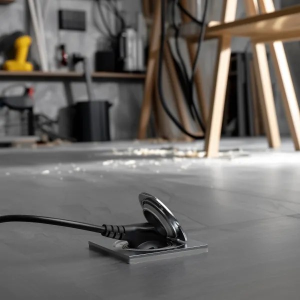 Priză încastrabilă de podea de exterior Brilagi IP55 crom mat pătrat