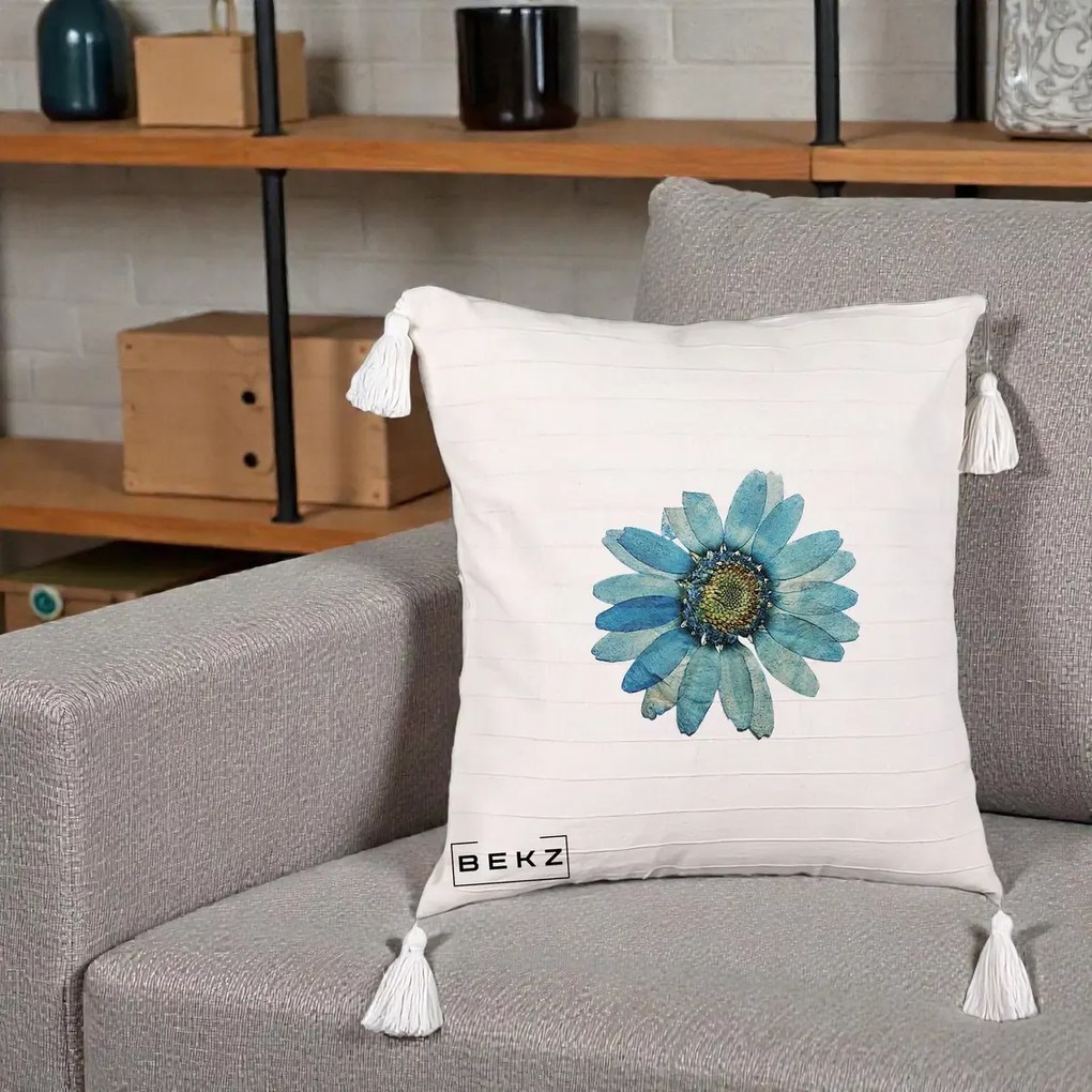 Perna Decorativa Floare Margareta Albastra Acuarela, 40x40 cm, Bej cu Franjuri, Husa Detasabila, Perna Inclusa, BEKZ®