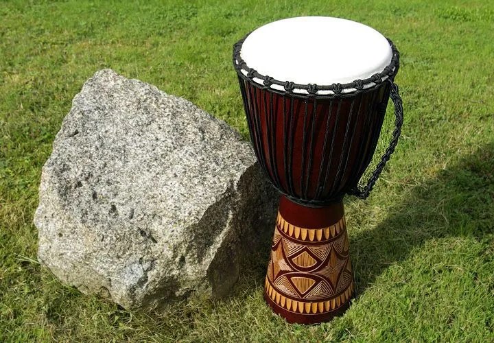 Tobă africană Djembe, 70 cm - sculptată manual