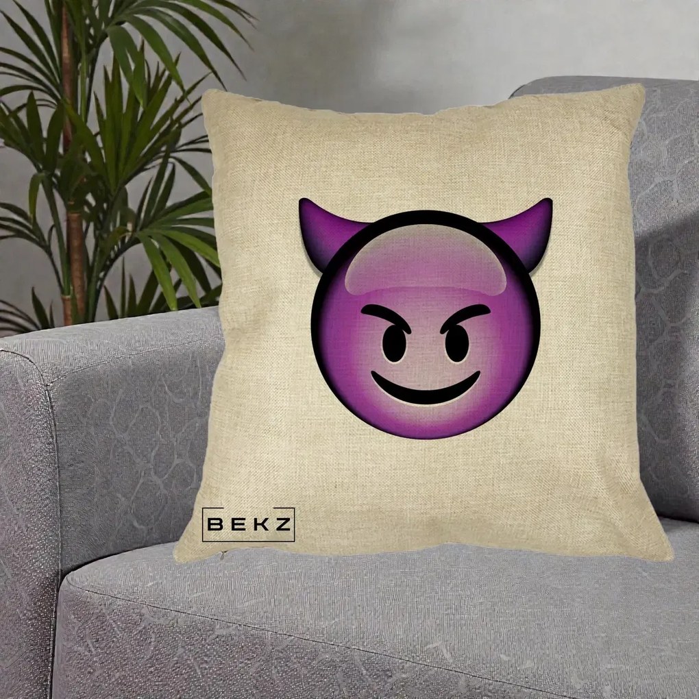 Perna Decorativa Emoji Diavol Mov, 40x40 cm, Crem, Husa Detasabila, Perna Inclusa, BEKZ®