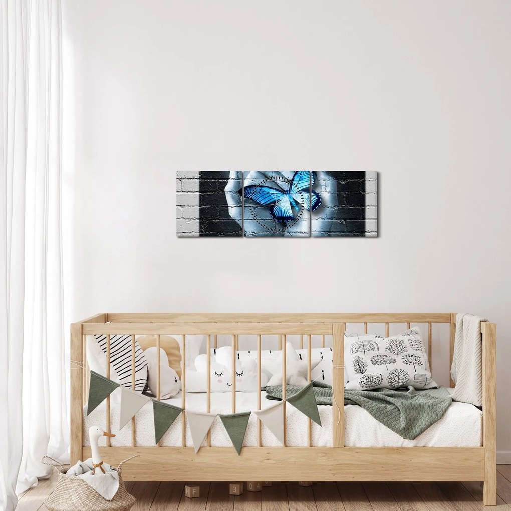 Tablou cu flutere albastru pe perete (cu ceas) (90x30 cm)