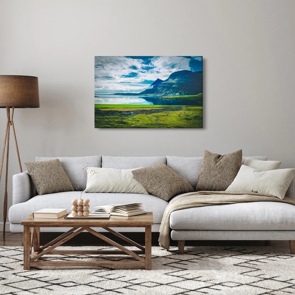 Tablou cu lac și munți (90x60 cm)